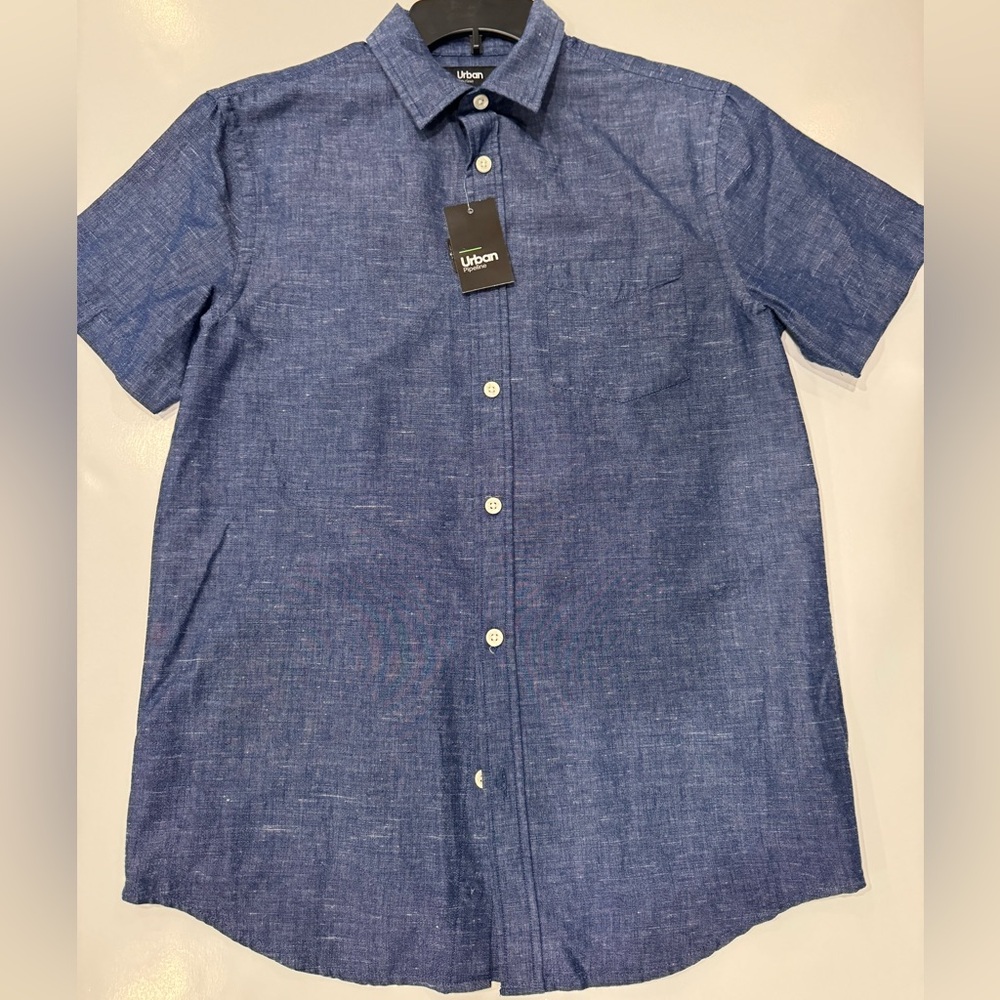 Mens Size S Button Down Tee